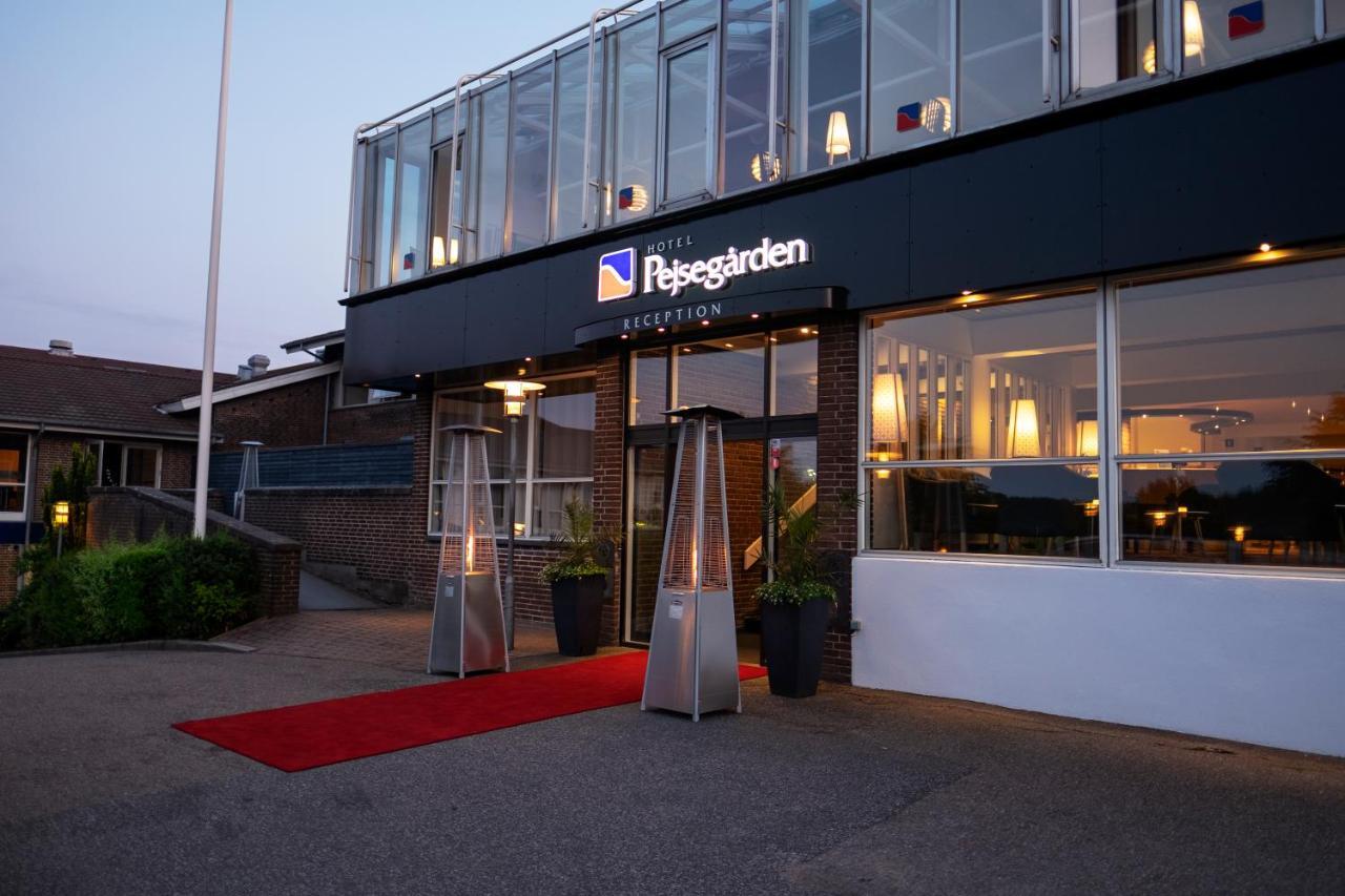 Hotel Pejsegaarden Braedstrup Exterior photo